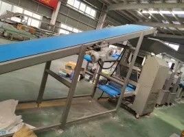 ซื้อ 800mm Dough Laminator Machine อุปกรณ์เคลือบอุตสาหกรรมที่เหมาะกับอุตสาหกรรม การผลิตออนไลน์