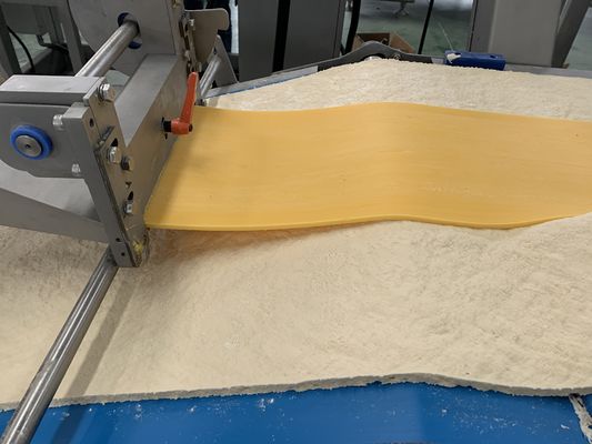 ซื้อ 600-1200kg/H ความจุ สายการผลิตขนมปังพับ ของครึ่งอัตโนมัติ / อัตโนมัติเต็มสําหรับขนมปังที่เต็มหรือว่าง การผลิตออนไลน์